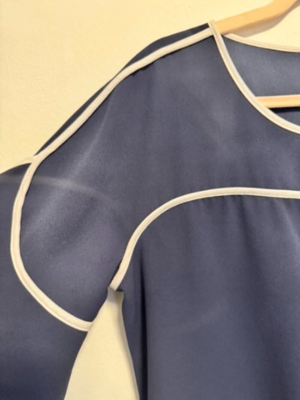 Alfani L Navy Blouse with White Trim - Picture 5 of 5